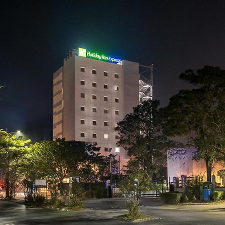 Holiday Inn Express Kolkata New Town By Ihg Exterior photo